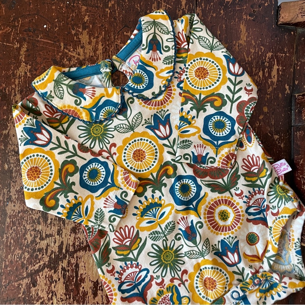 Ruffle Butts top, size 0-3 months